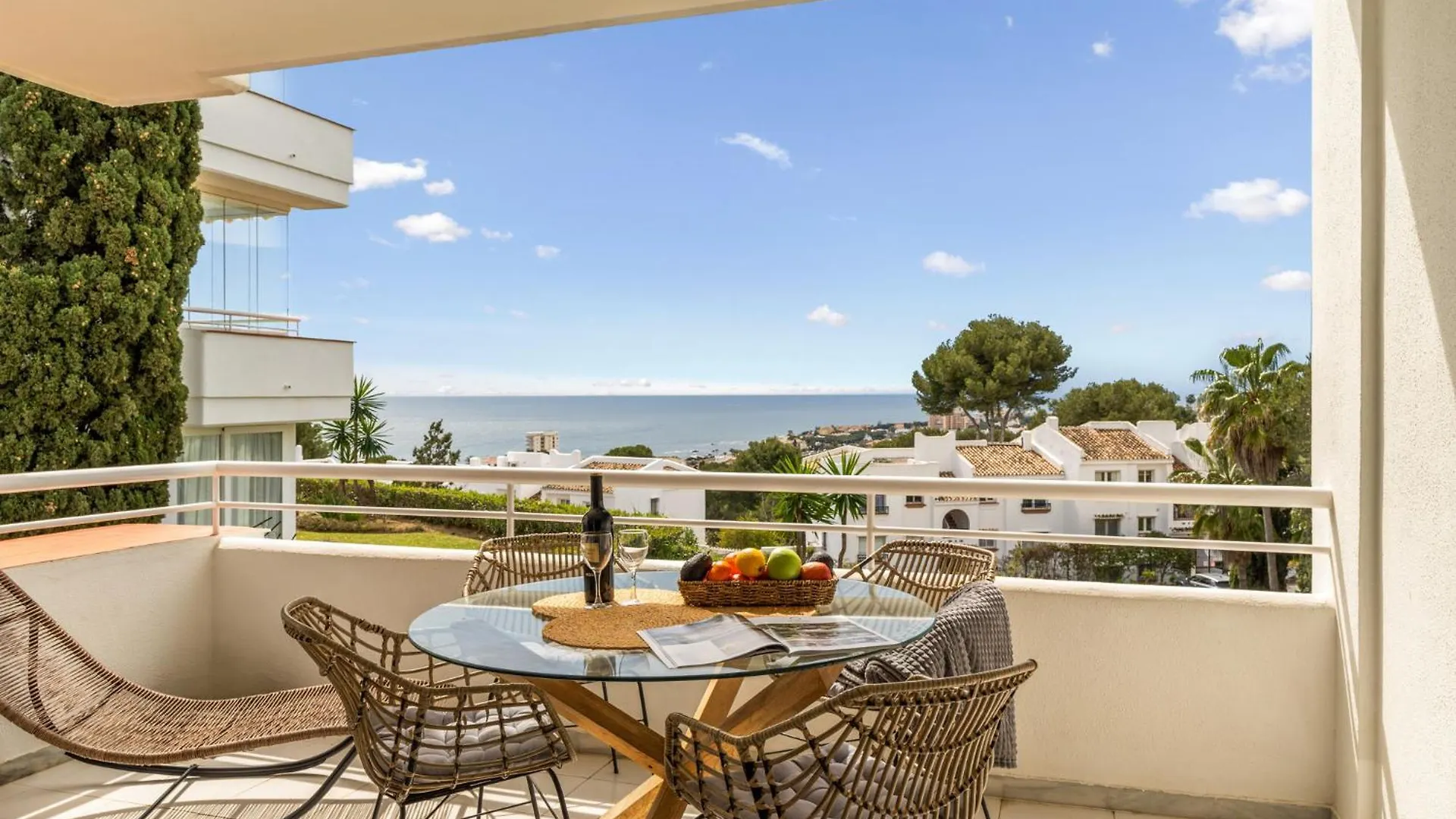 Sunny Apartament With A View To Gibraltar In Miraflores Sitio de Calahonda